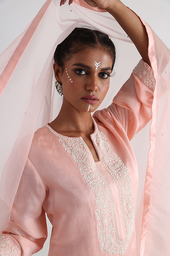 Pastel Pink Linen Satin & Taffeta Embroidered Kurta Set by Smriti by Anju Agarwal at Pernia's Pop Up Shop