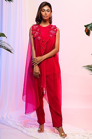 Cheshire Pink Organza Asymmetric Cape Set by Smriti by Anju Agarwal