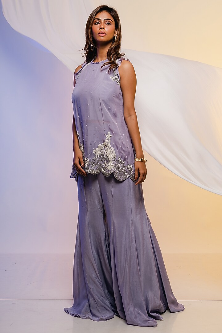 Periwinkle Purple Organza Embroidered Cape Set by Smriti by Anju Agarwal at Pernia's Pop Up Shop