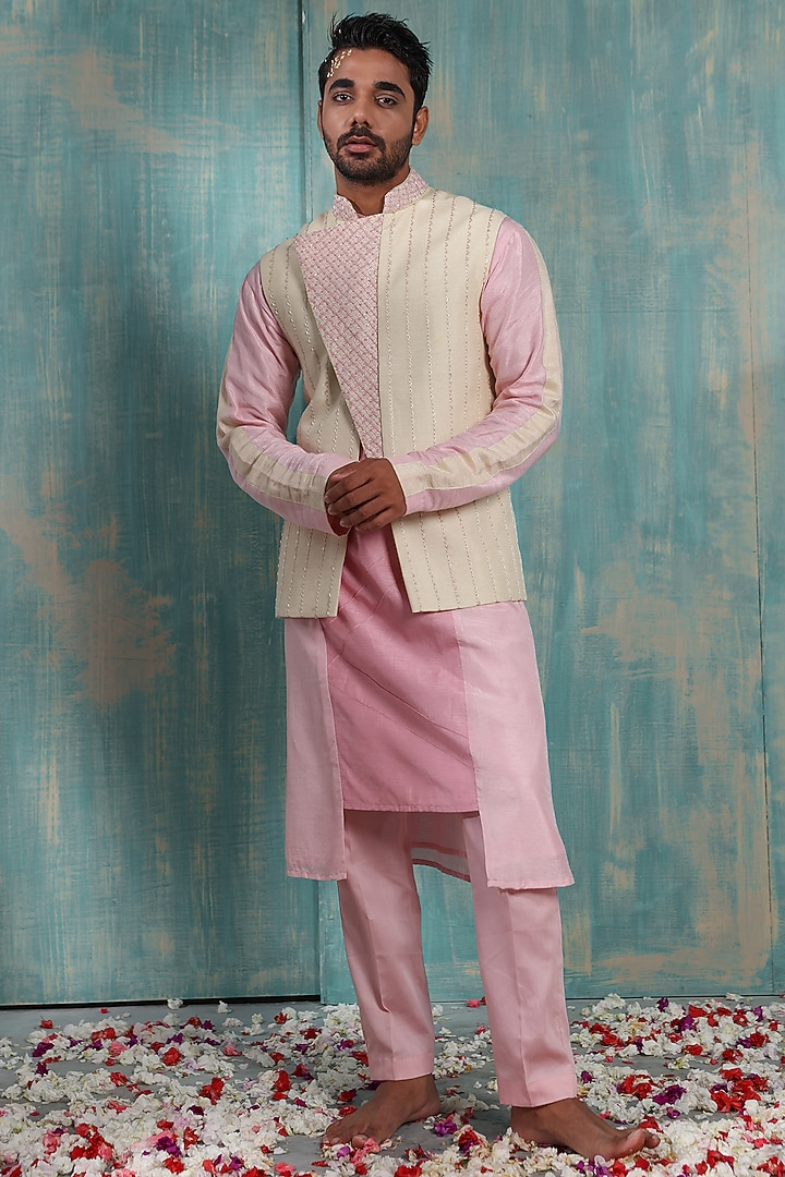 Flax & Salmon Pink Embellished Bundi Jacket by Smriti by Anju Agarwal Men at Pernia's Pop Up Shop