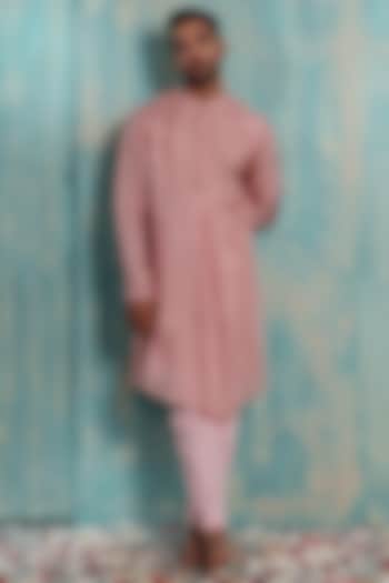 Onion Pink Silk Embroidered Kurta Set by Smriti By Anju Agarwal Men at Pernia's Pop Up Shop