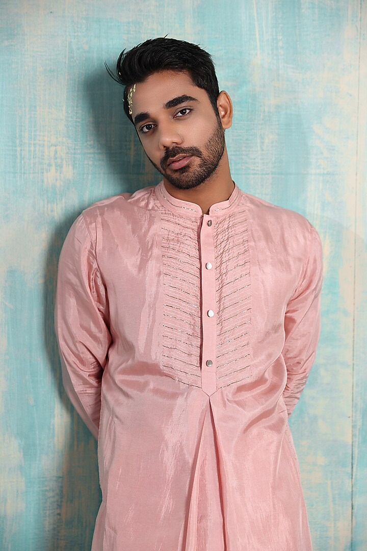 Onion Pink Silk Embroidered Kurta Set by Smriti By Anju Agarwal Men at Pernia's Pop Up Shop