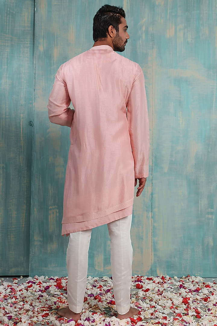 Shell Pink Silk Kurta Set by Smriti By Anju Agarwal Men at Pernia's Pop Up Shop