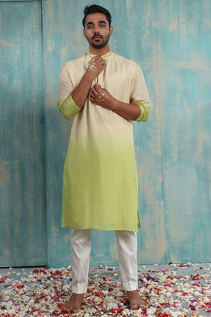 Grass Green Silk Hand Embroidered Kurta Set by Smriti By Anju Agarwal Men at Pernia's Pop Up Shop