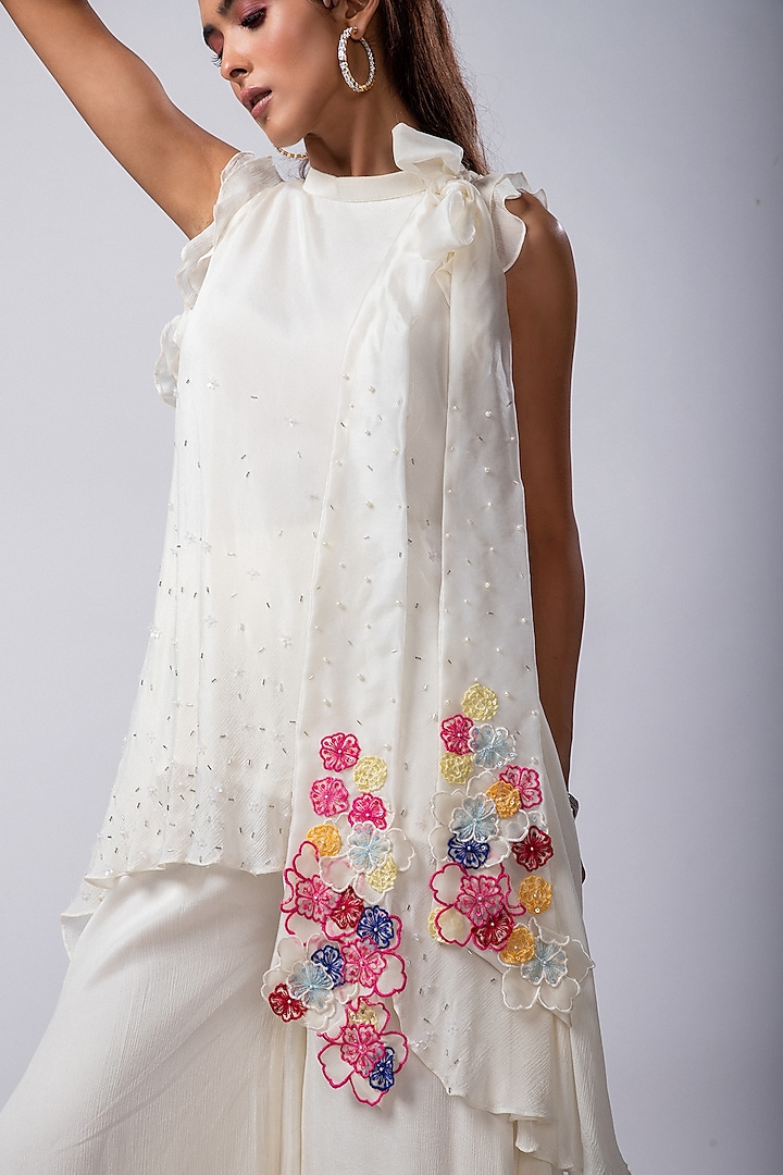 White Chinon Taffeta & Satin Organza Co-Ord Set by Smriti by Anju Agarwal at Pernia's Pop Up Shop