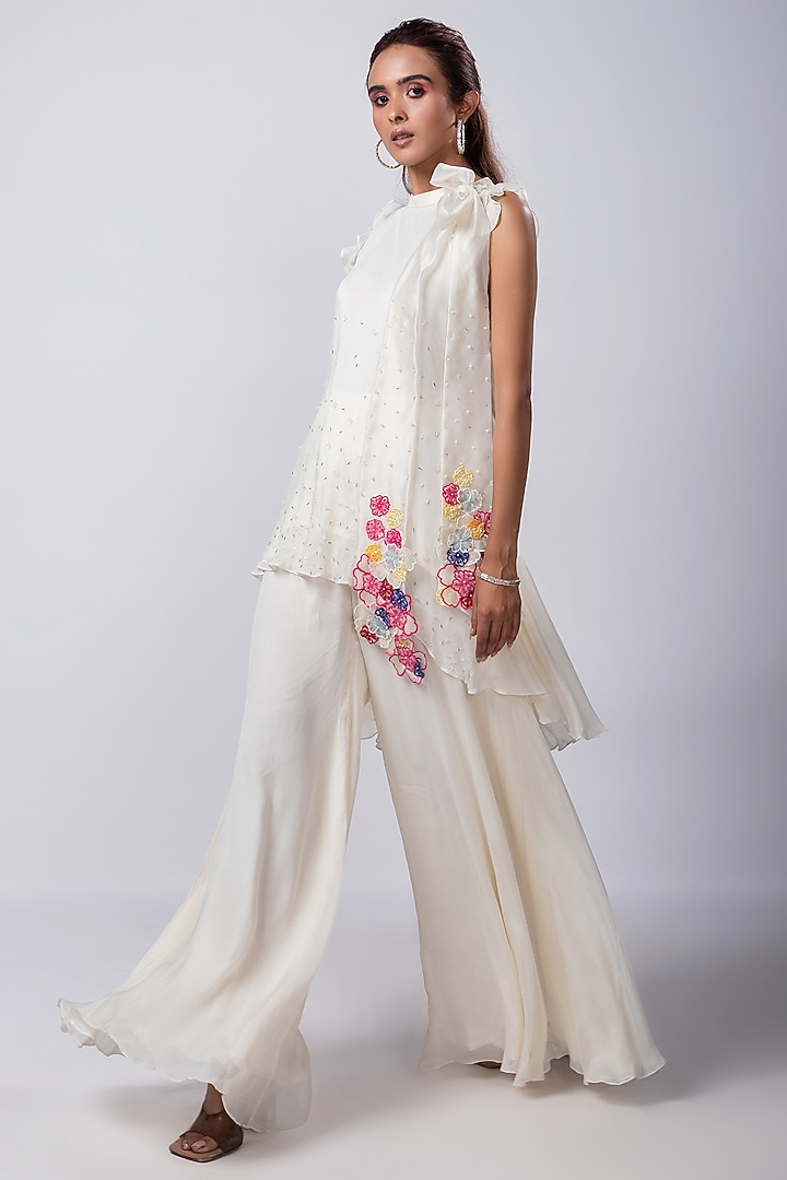White Chinon Taffeta & Satin Organza Co-Ord Set by Smriti by Anju Agarwal at Pernia's Pop Up Shop