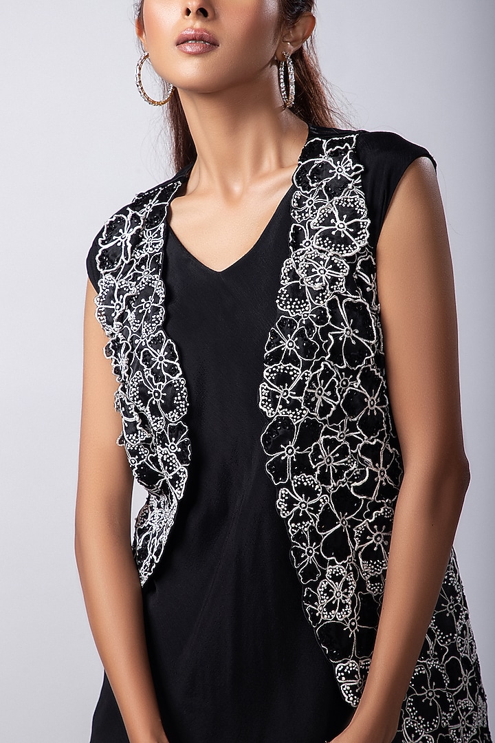 Black Chinon Taffeta Co-Ord Set by Smriti by Anju Agarwal at Pernia's Pop Up Shop