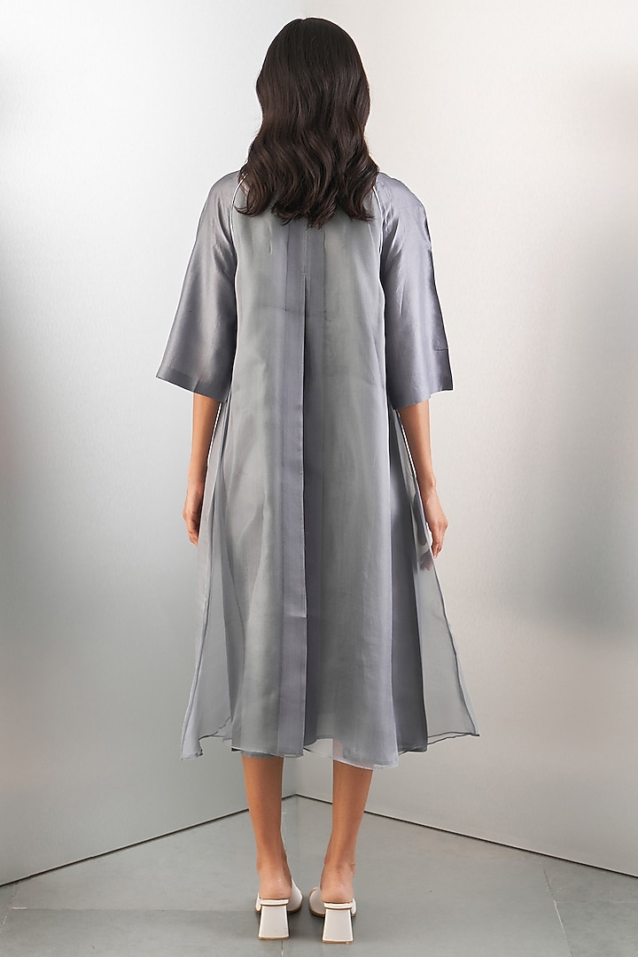 grey organza dress Metallic Grey Organza Embellished Pleated Gown Design by Zwaan at Pernia's Pop Up Shop 2026