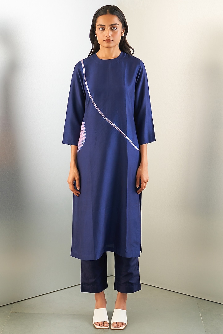 Pink & Navy Silk Kurta by Studio Medium at Pernia's Pop Up Shop