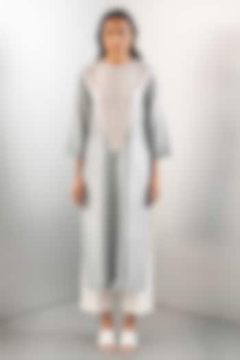 Grey Silk Kurta by Studio Medium at Pernia's Pop Up Shop