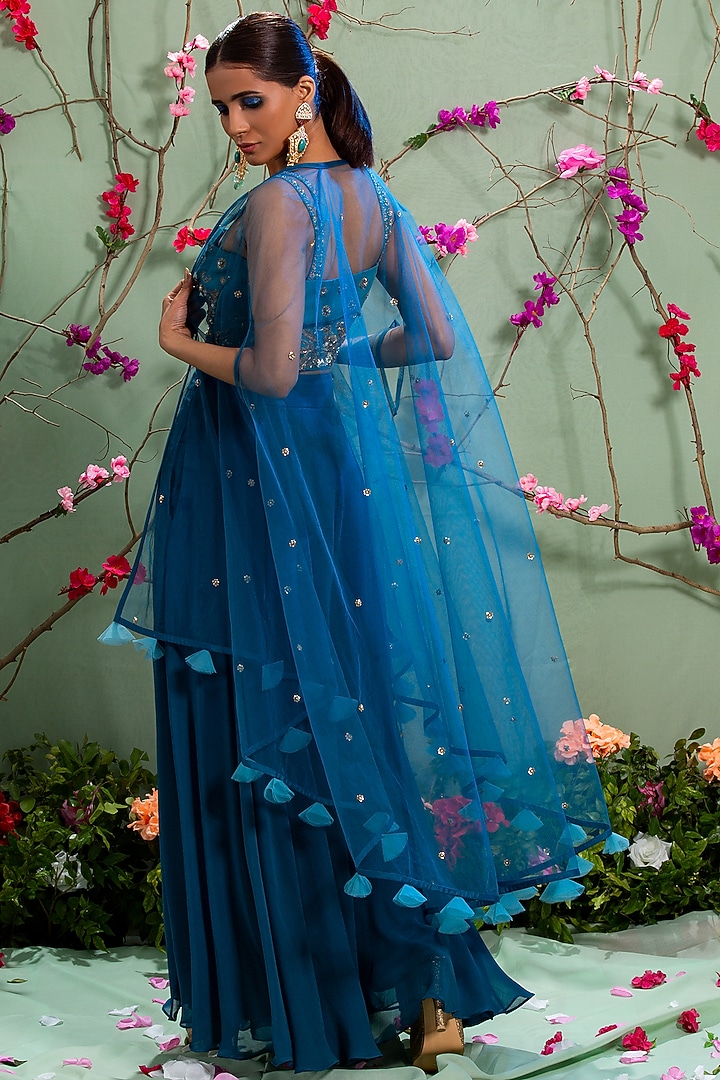 Blue Embroidered Cape Set by Miku Kumar at Pernia's Pop Up Shop