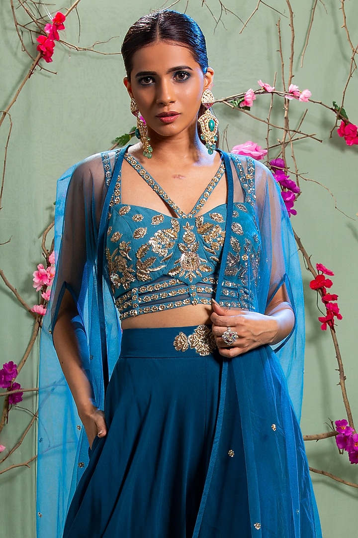 Blue Embroidered Cape Set by Miku Kumar at Pernia's Pop Up Shop