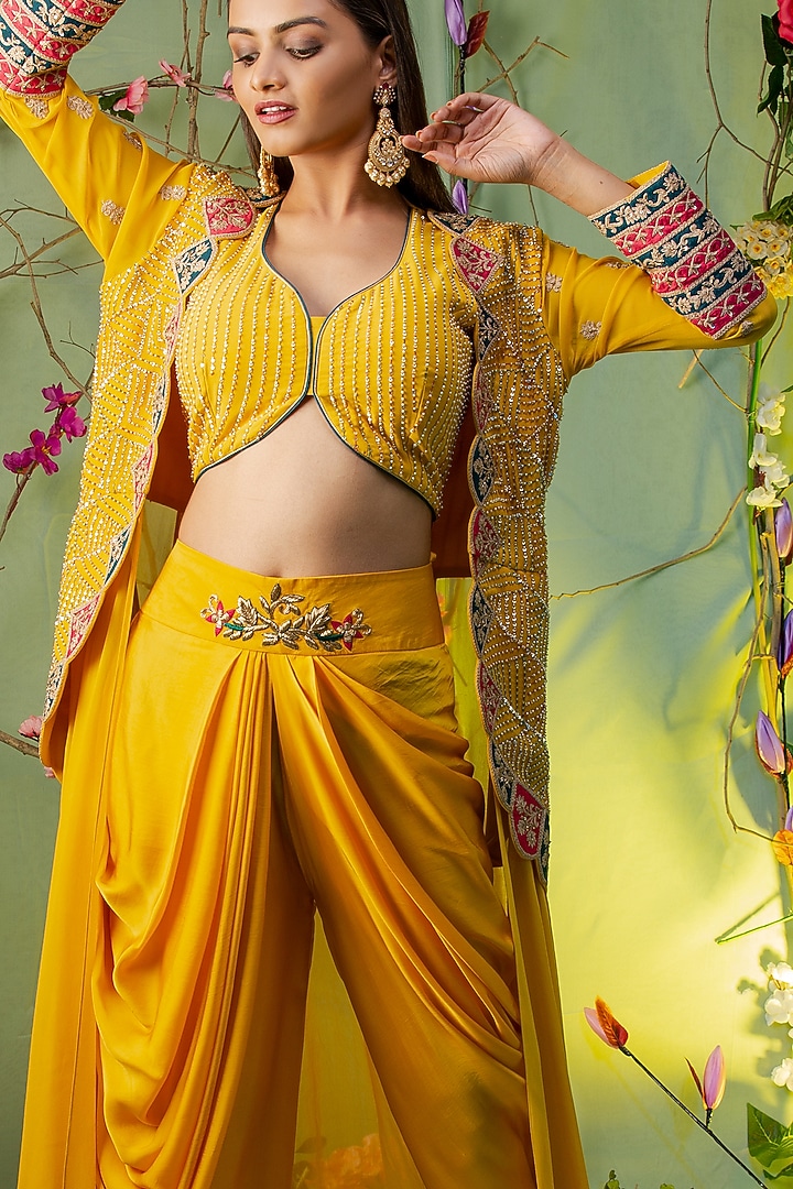 Yellow Embroidered Cape Set by Miku Kumar at Pernia's Pop Up Shop