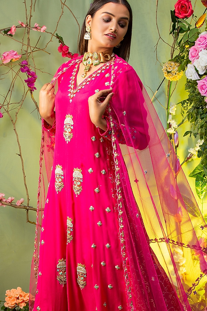 Hot Pink Embroidered Kurta Set by Miku Kumar at Pernia's Pop Up Shop