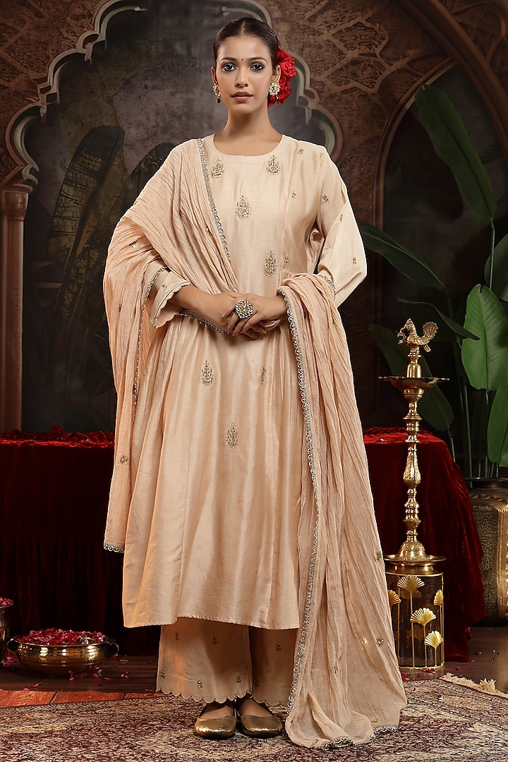Ivory Chanderi Silk Boota Embroidered Kurta Set by Miku Kumar at Pernia's Pop Up Shop