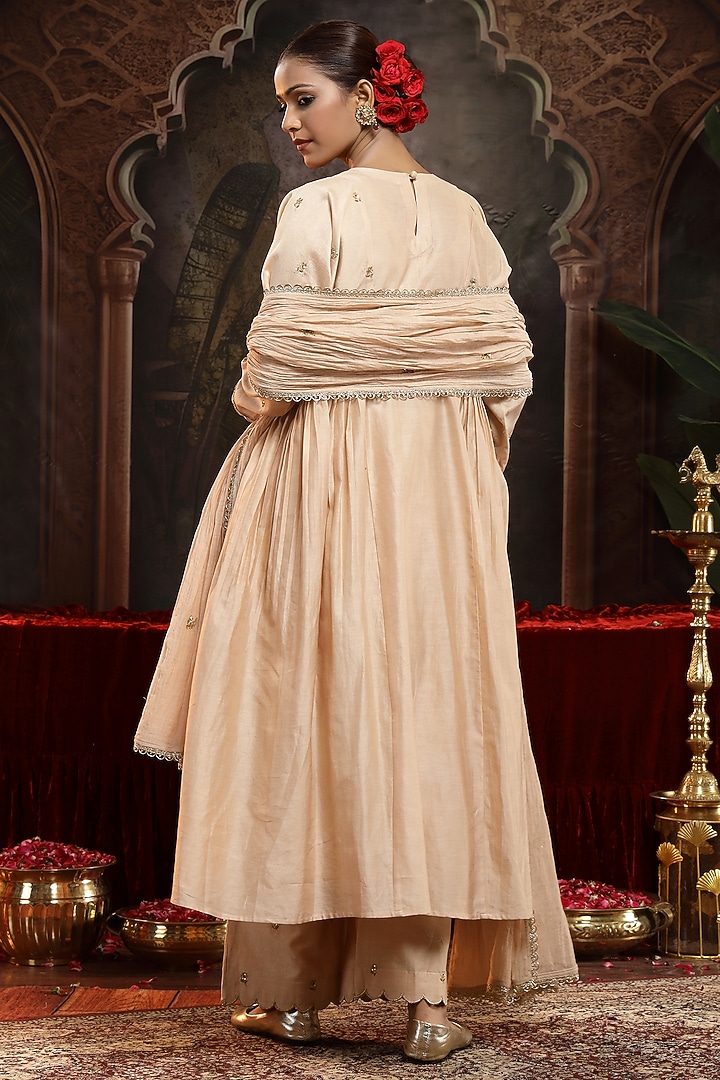 Ivory Chanderi Silk Boota Embroidered Kurta Set by Miku Kumar at Pernia's Pop Up Shop