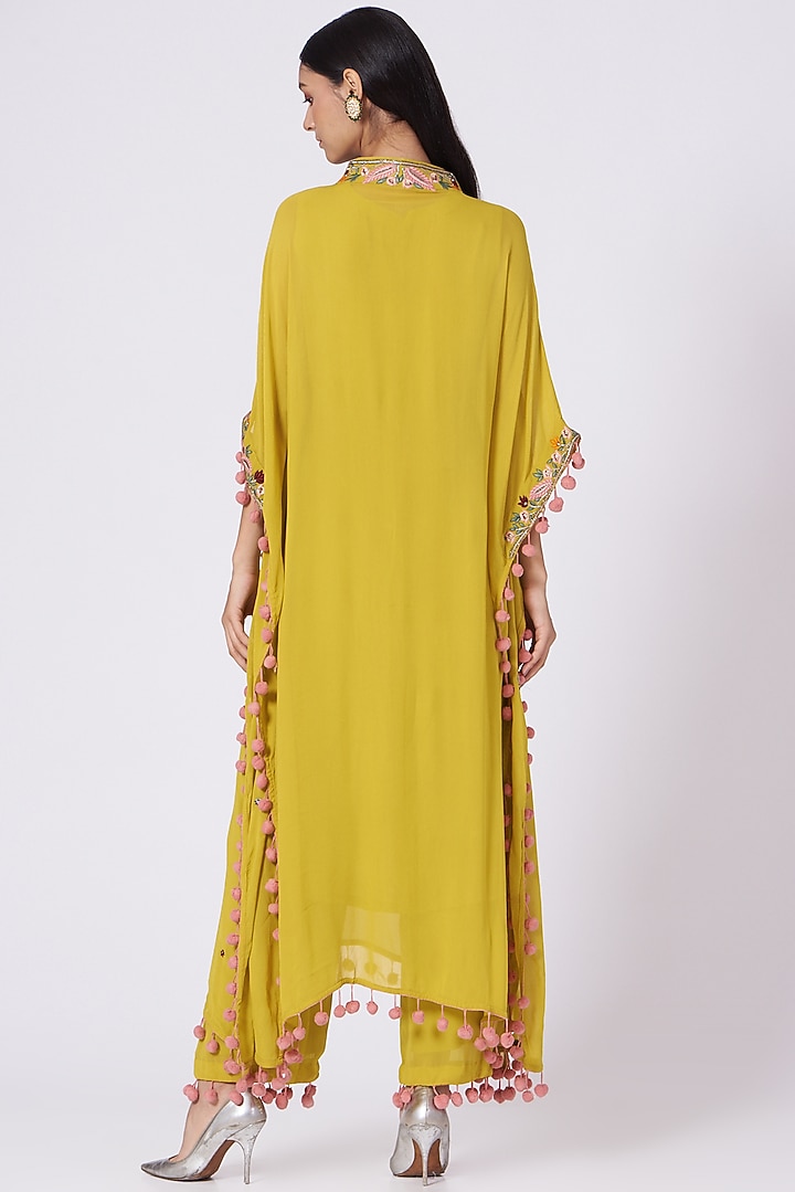 Yellow Thread Embellished Kaftan Set by Miku Kumar at Pernia's Pop Up Shop
