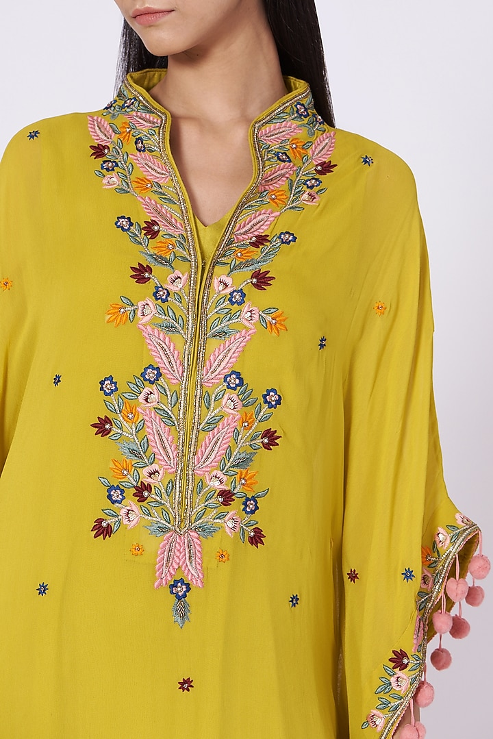 Yellow Thread Embellished Kaftan Set by Miku Kumar at Pernia's Pop Up Shop