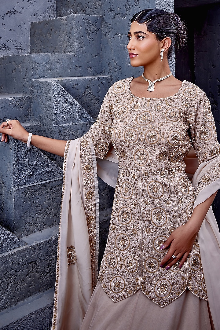 Ivory Viscose Satin Organza & Net Embroidered Kurta Set by Miku Kumar at Pernia's Pop Up Shop
