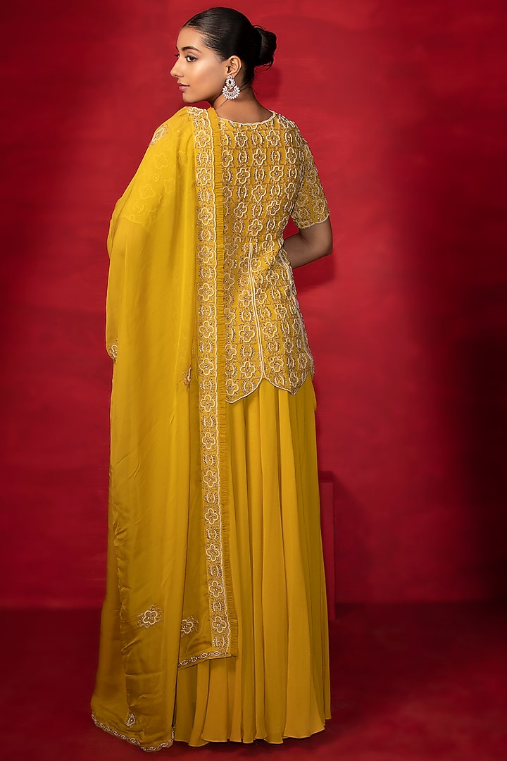 Yellow Embroidered Kurta Set by Miku Kumar at Pernia's Pop Up Shop