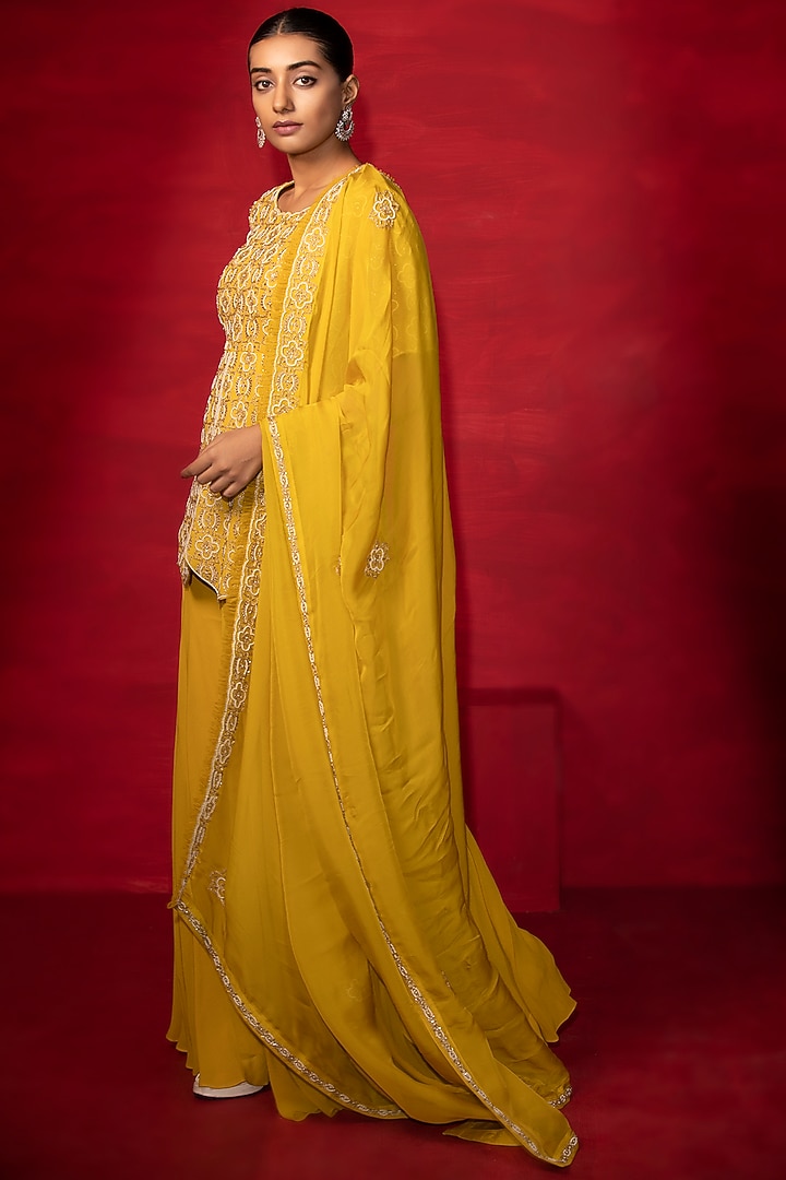 Yellow Embroidered Kurta Set by Miku Kumar at Pernia's Pop Up Shop