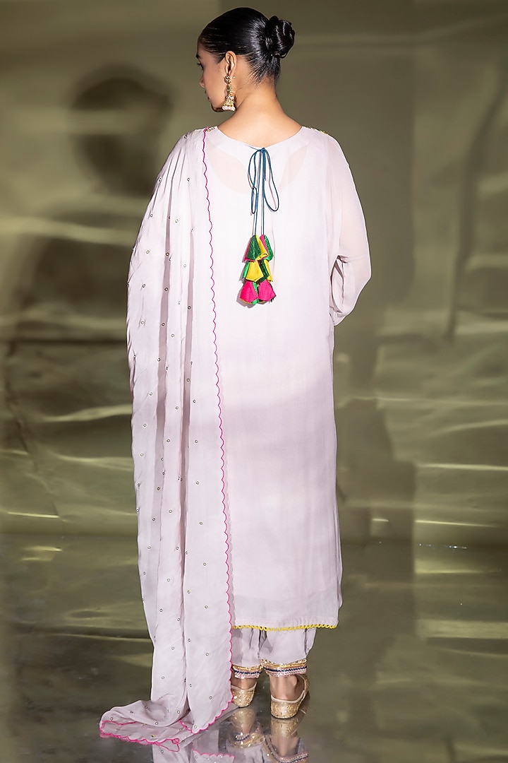 Lilac Embroidered Kurta Set by Miku Kumar at Pernia's Pop Up Shop
