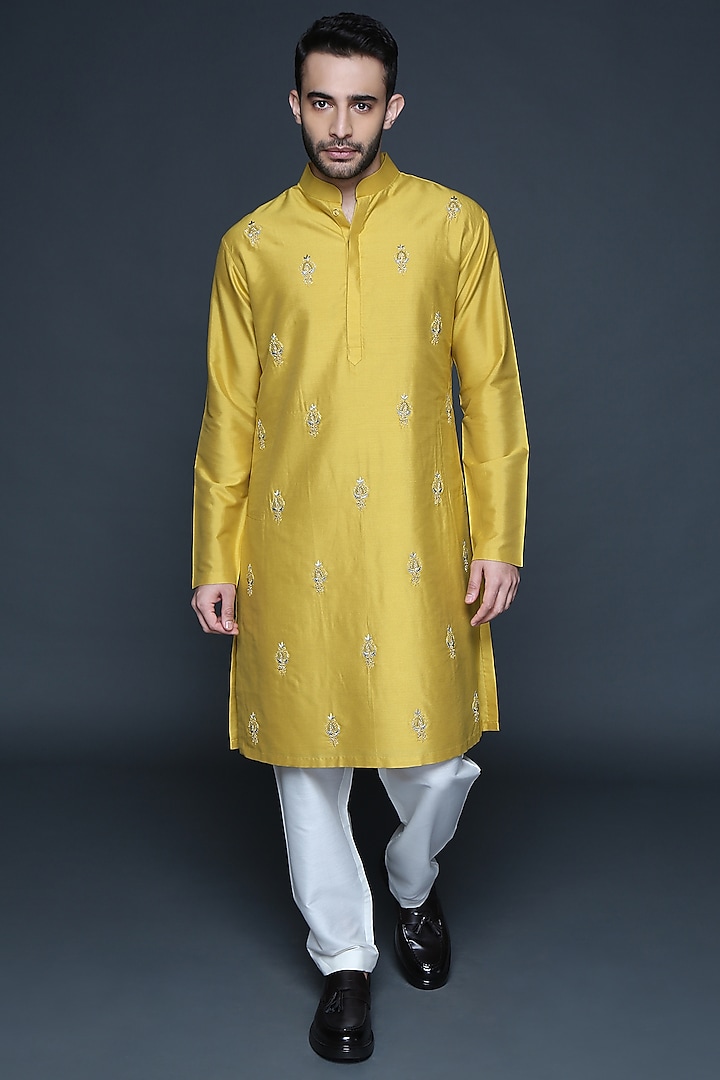 Mustard Cotton Silk Motif Hand Embroidered Kurta Set For Boys by Sanjev Marwaaha Kids at Pernia's Pop Up Shop