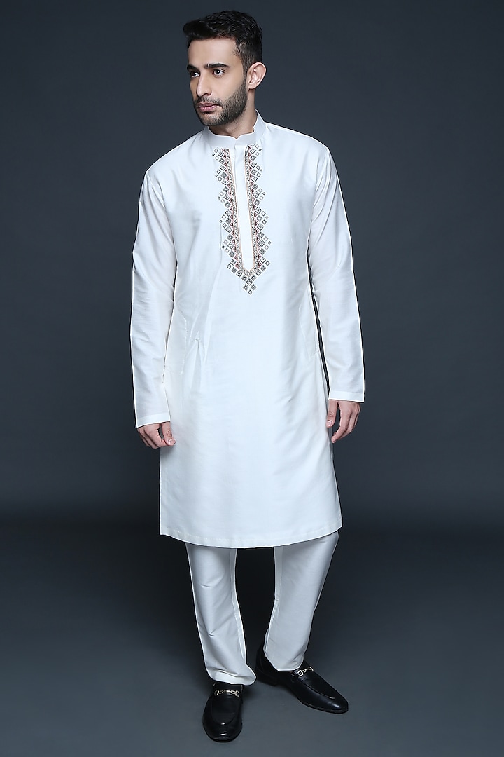 Ivory Cotton Silk Hand Embroidered Kurta Set For Boys by Sanjev Marwaaha Kids at Pernia's Pop Up Shop