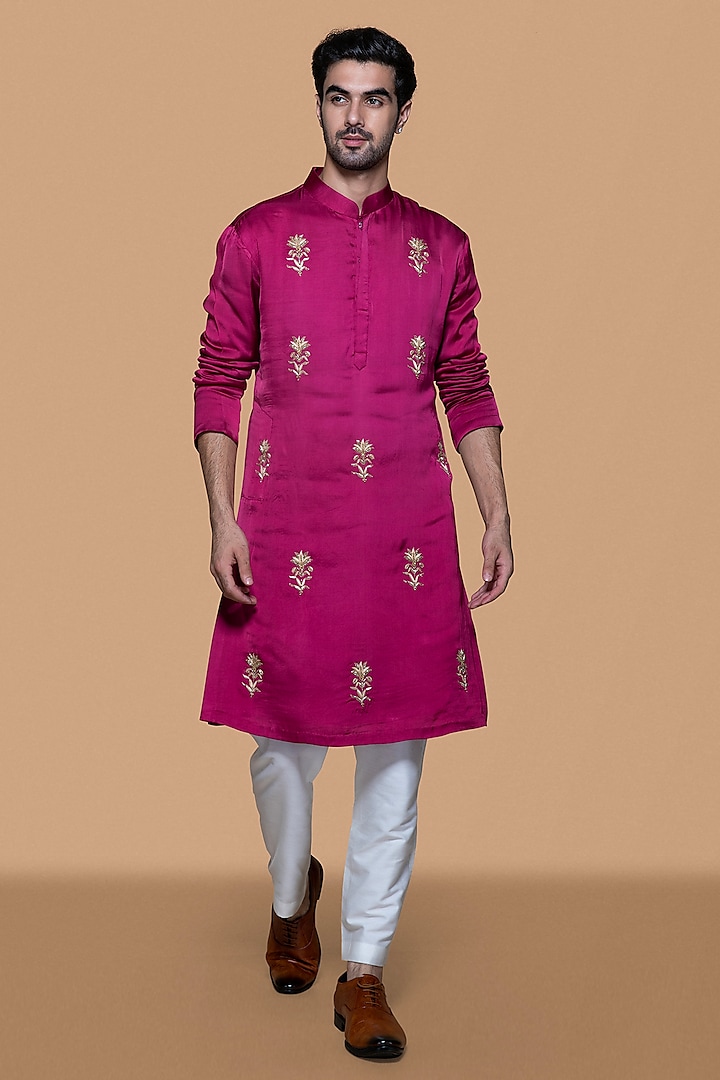 Magenta Modal Sequins & Zardosi Embellished Kurta Set For Boys by Sanjev Marwaaha Kids at Pernia's Pop Up Shop