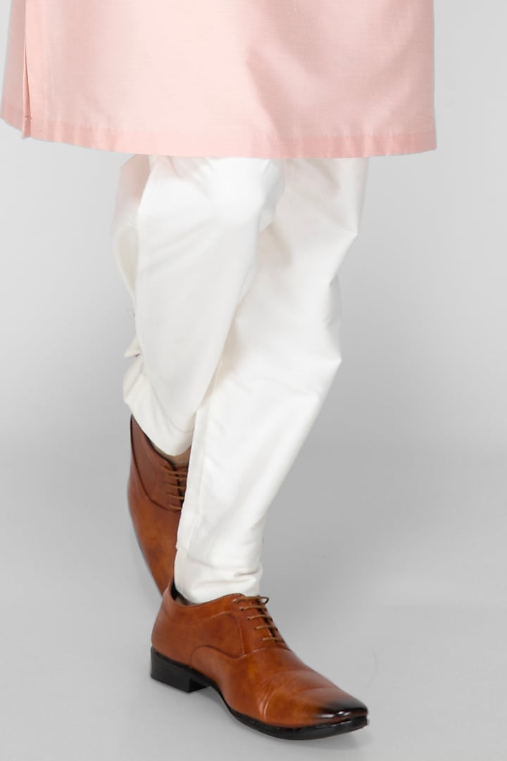 Peach Cotton Silk Applique Embellished Kurta Set For Boys by Sanjev Marwaaha Kids at Pernia's Pop Up Shop