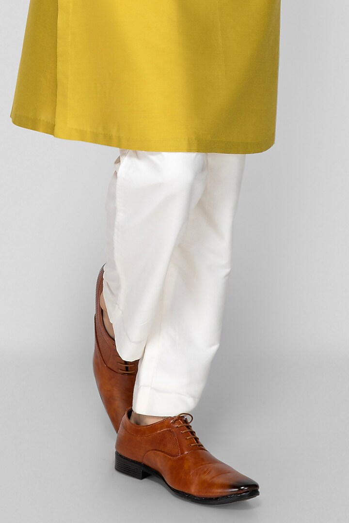 Bright Green Cotton Silk Applique Embellished Kurta Set For Boys by Sanjev Marwaaha Kids at Pernia's Pop Up Shop