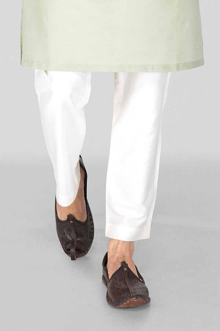 Olive Green Cotton Silk Geometric Embroidered Kurta Set For Boys by Sanjev Marwaaha Kids at Pernia's Pop Up Shop