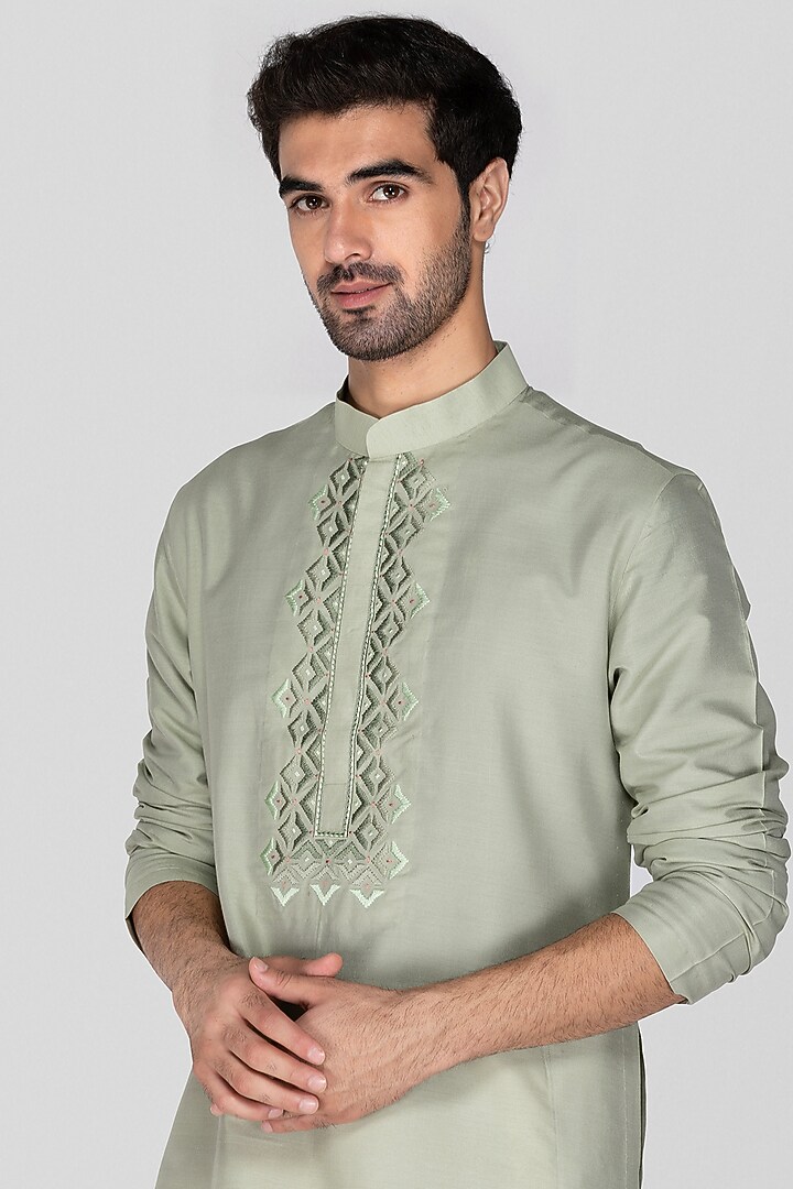 Olive Green Cotton Silk Geometric Embroidered Kurta Set For Boys by Sanjev Marwaaha Kids at Pernia's Pop Up Shop
