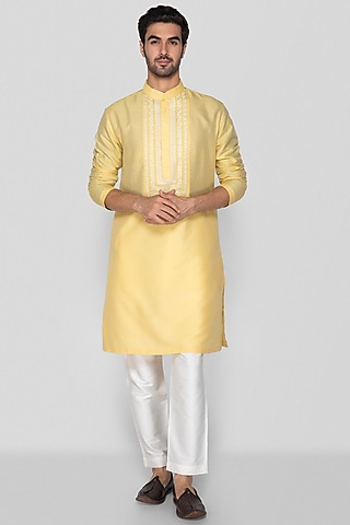 Golden Yellow Cotton Silk Embroidered Kurta Set For Boys by Sanjev Marwaaha Kids