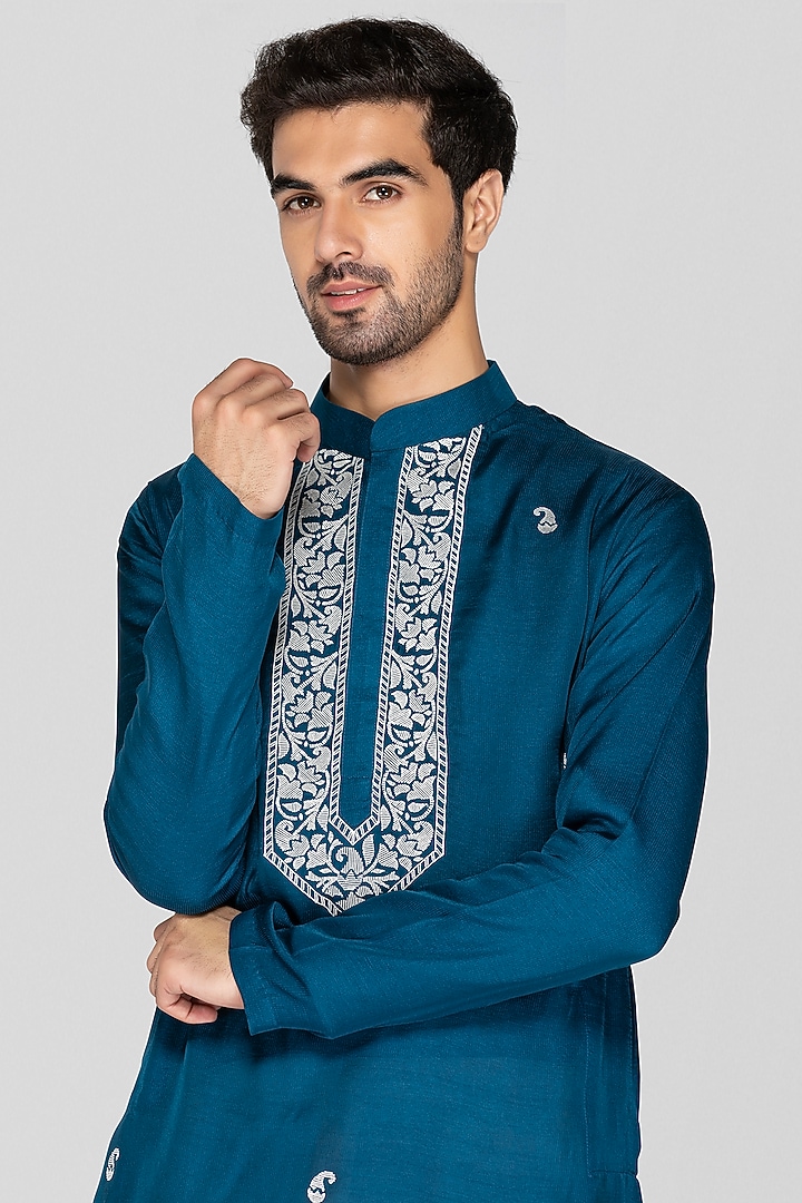 Blue Jennifer Silk Thread Embroidered Kurta Set For Boys by Sanjev Marwaaha Kids at Pernia's Pop Up Shop