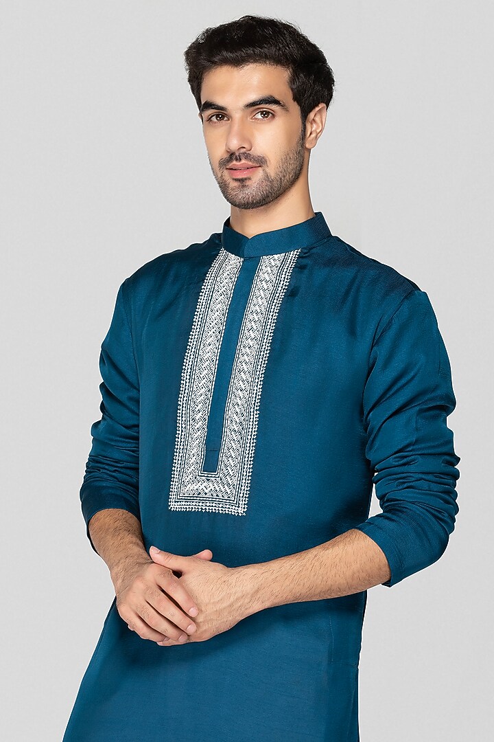 Blue Cotton Silk Hand Embroidered Kurta Set For Boys by Sanjev Marwaaha Kids at Pernia's Pop Up Shop