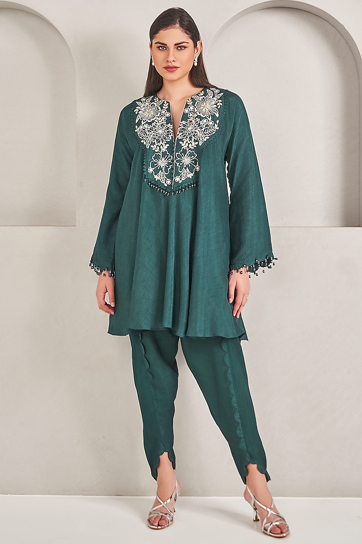 Emerald Green Dupion Silk Hand Embroidered Kurta Set by Sammohi By Moksha & Hiral at Pernia's Pop Up Shop