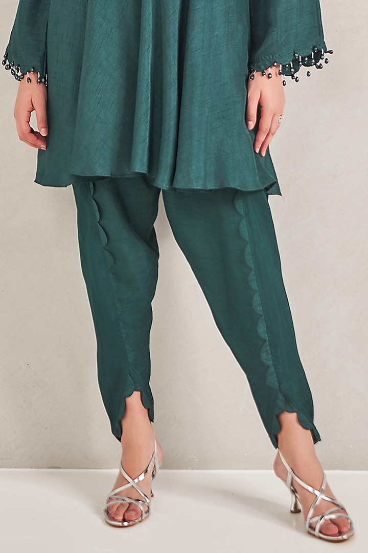 Emerald Green Dupion Silk Hand Embroidered Kurta Set by Sammohi By Moksha & Hiral at Pernia's Pop Up Shop