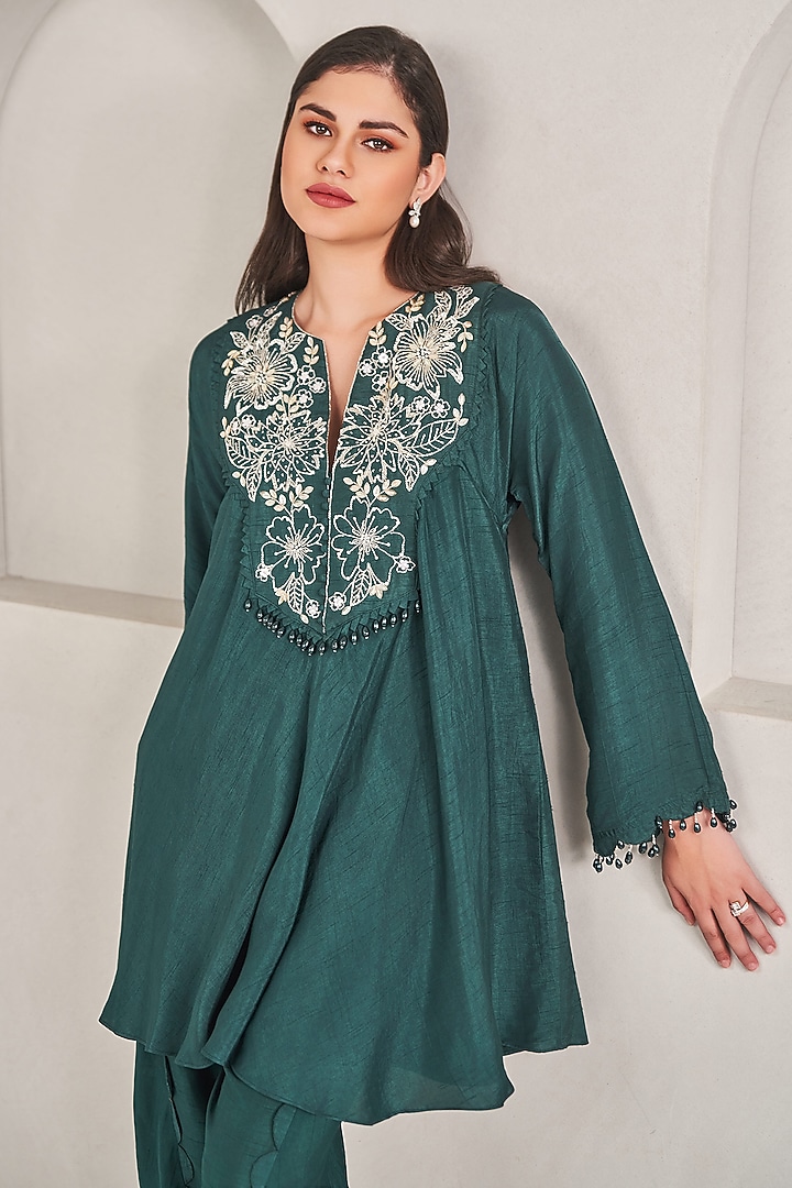 Emerald Green Dupion Silk Hand Embroidered Kurta Set by Sammohi By Moksha & Hiral at Pernia's Pop Up Shop