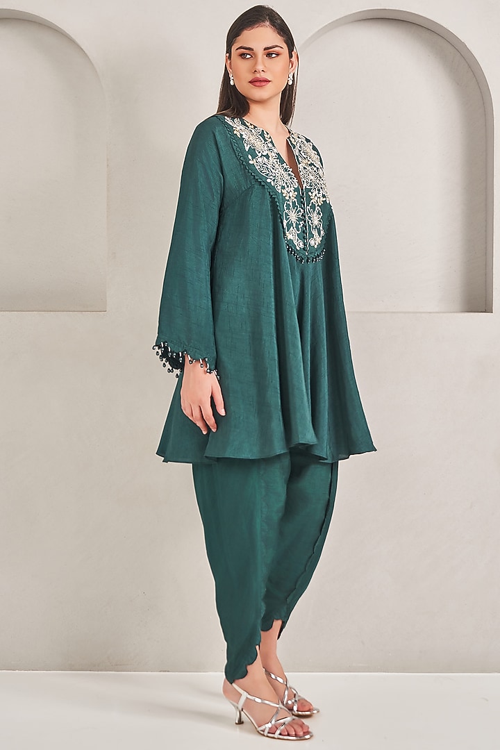 Emerald Green Dupion Silk Hand Embroidered Kurta Set by Sammohi By Moksha & Hiral at Pernia's Pop Up Shop