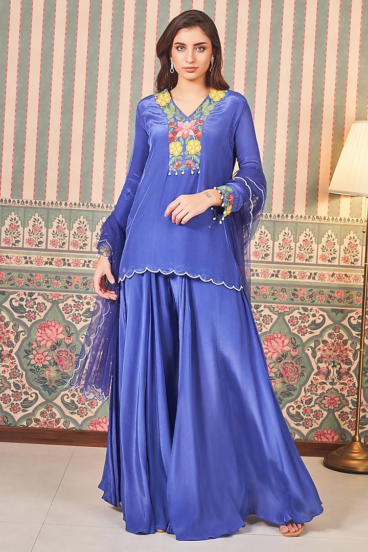 Blue Crepe Silk Hand Embroidered Kurta Set by Sammohi By Moksha & Hiral at Pernia's Pop Up Shop