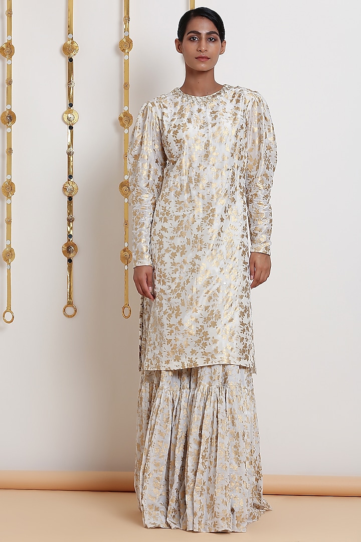 White Embroidered & Printed Kurta Set With Belt by Seema Nanda at Pernia's Pop Up Shop