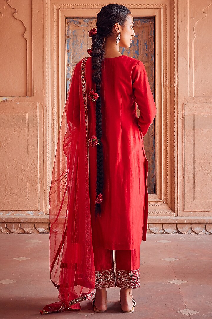 Red Chanderi Silk Embroidered Kurta Set by Seema Nanda at Pernia's Pop Up Shop