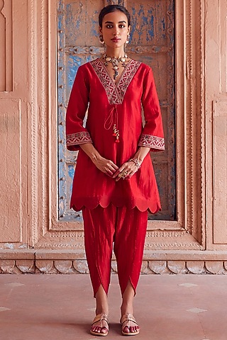 Red Chanderi Silk Embroidered Kurta Set by Seema Nanda