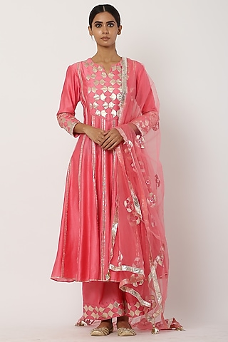 Peach Paneled Kurta Set by Seema Nanda