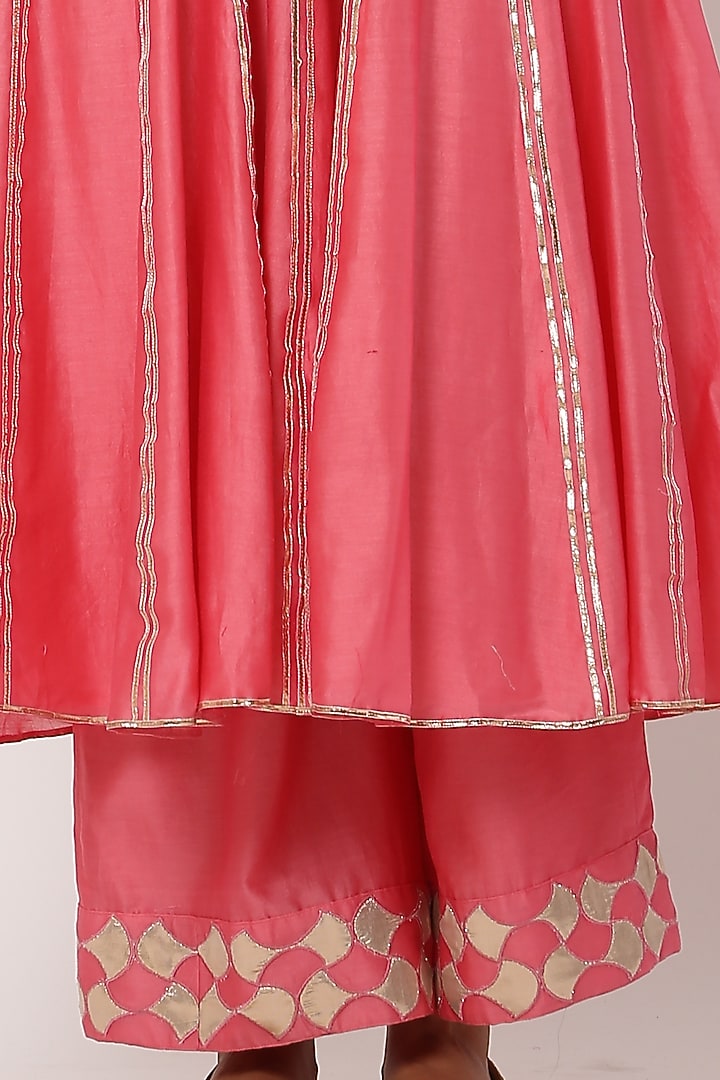 Peach Paneled Kurta Set by Seema Nanda at Pernia's Pop Up Shop