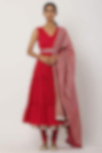 Red Tiered Kalidar Anarkali Set With Belt by Seema Nanda