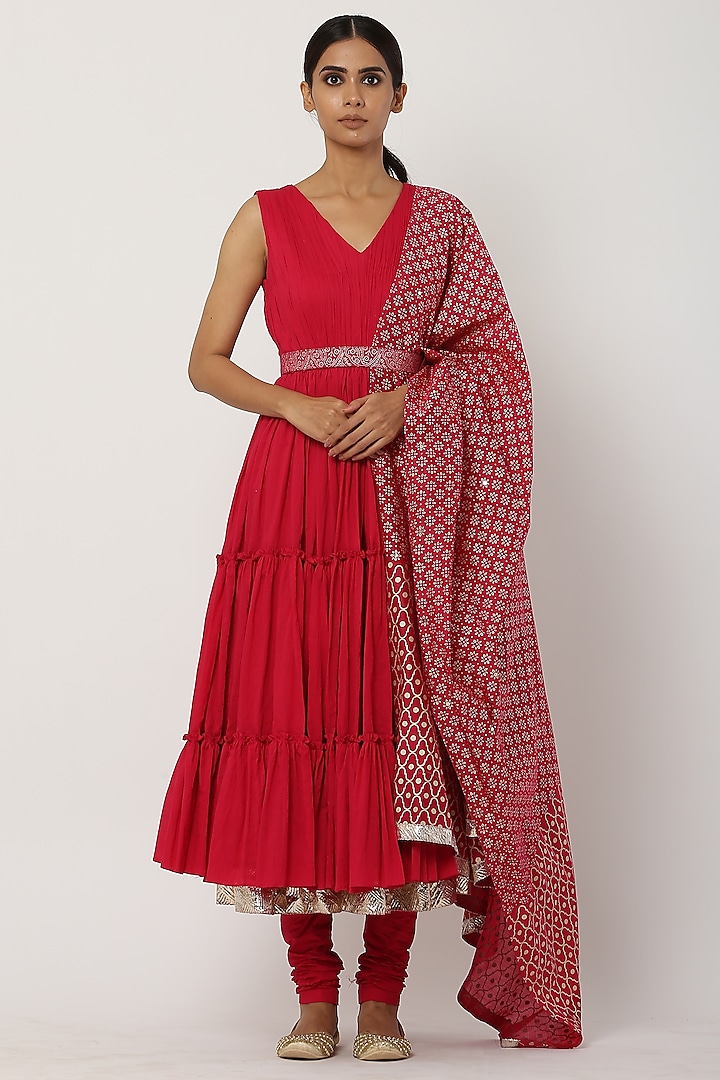 Red Tiered Kalidar Anarkali Set With Belt by Seema Nanda at Pernia's Pop Up Shop