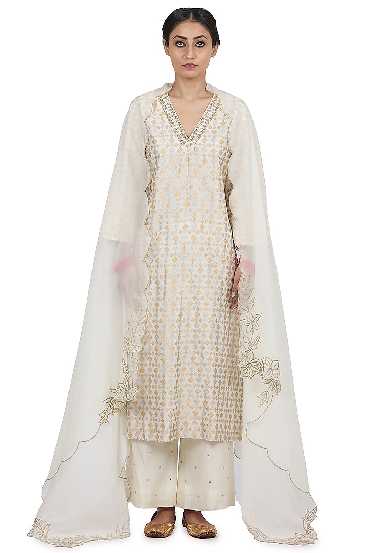 Ivory Hand Embroidered Kurta Set by Seema Nanda