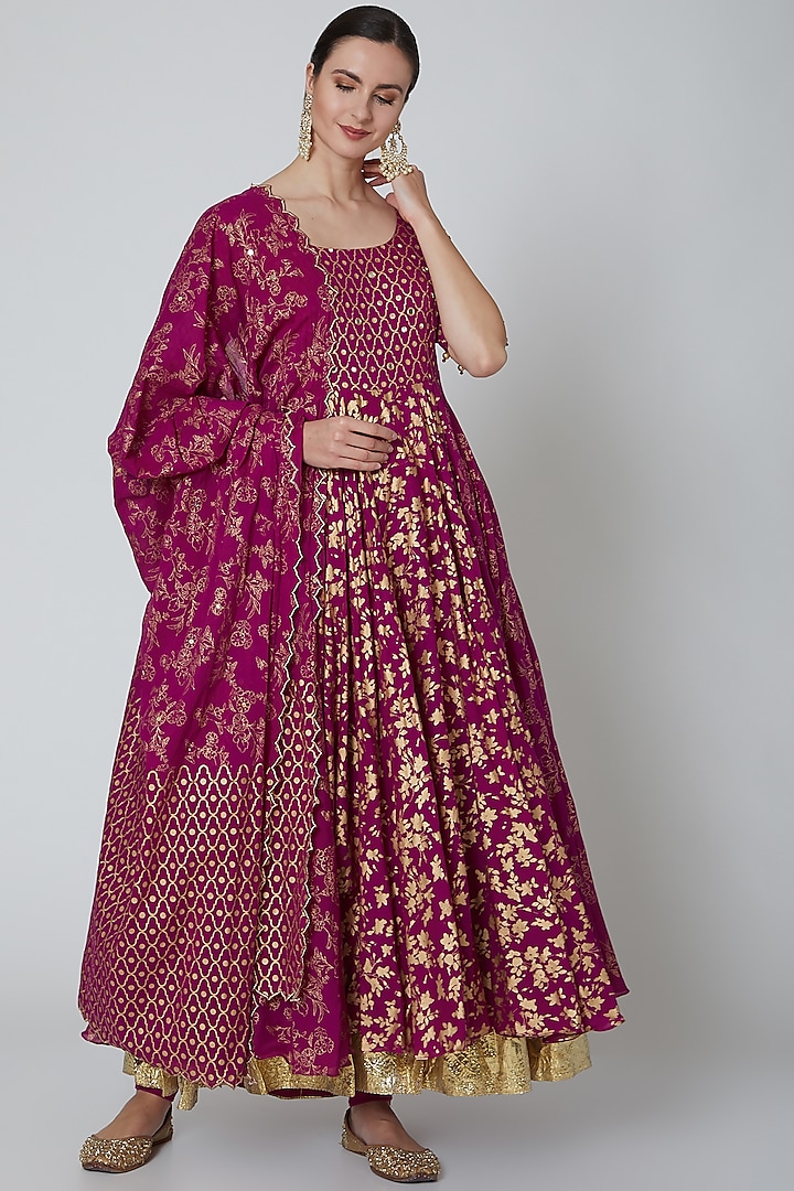 Fuchsia Embroidered Kalidar Anarkali Set by Seema Nanda at Pernia's Pop Up Shop